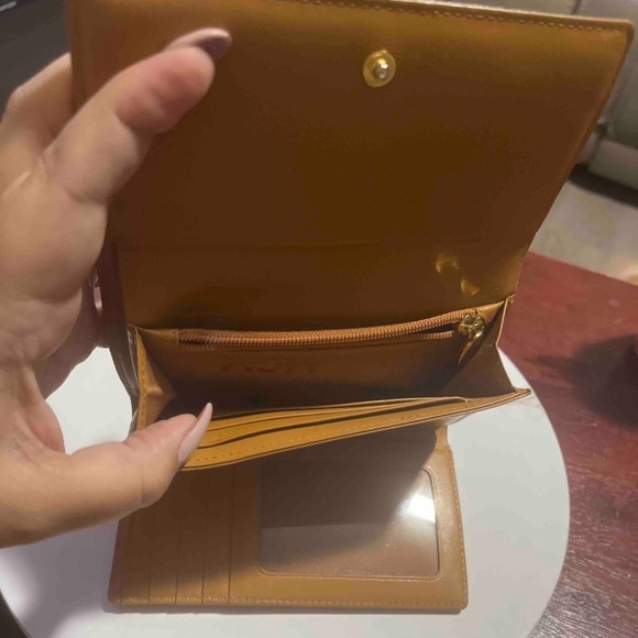 HP🎉MCM Brown Leather Wallet, MCM Studs, Pink strip FINAL PRICE - Picture 10 of 12